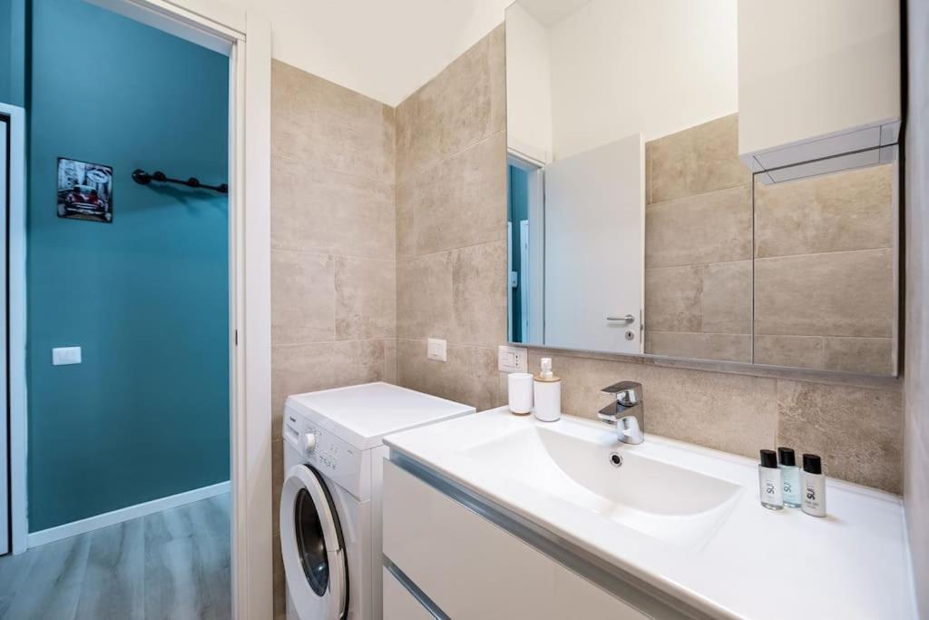 Linate Airport Elegant Suite,Tram 1 Minute Away Milan Exterior photo